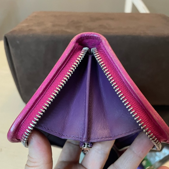 Loewe pink leather zip around wallet - Picture 11 of 15